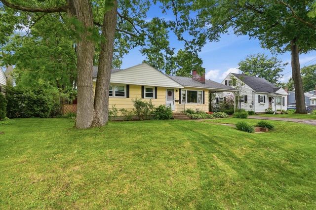 17 Rotunda Avenue, Essex Junction, VT 05452