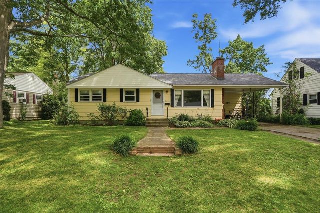 17 Rotunda Avenue, Essex Junction, VT 05452
