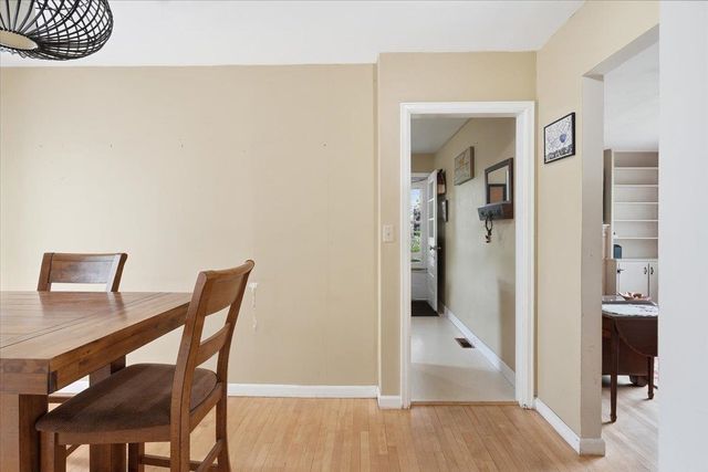 17 Rotunda Avenue, Essex Junction, VT 05452