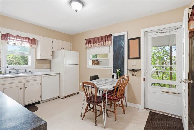 17 Rotunda Avenue, Essex Junction, VT 05452