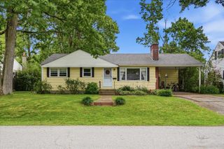 17 Rotunda Avenue, Essex Junction, VT 05452