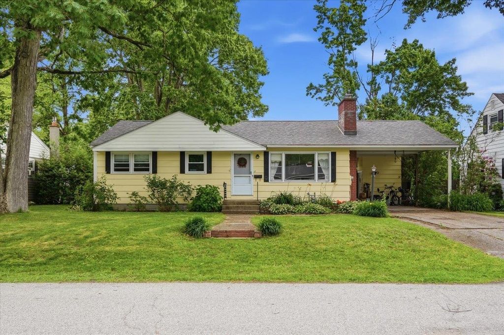17 Rotunda Avenue, Essex Junction, VT 05452