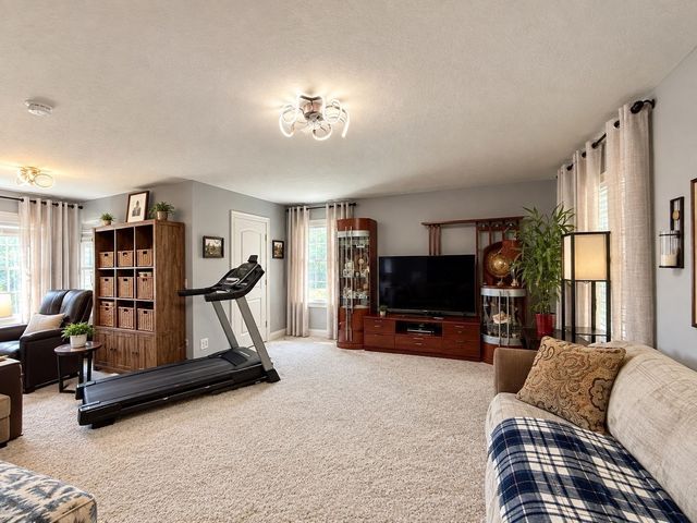 41 Plumtree Way, Agawam, MA 01030