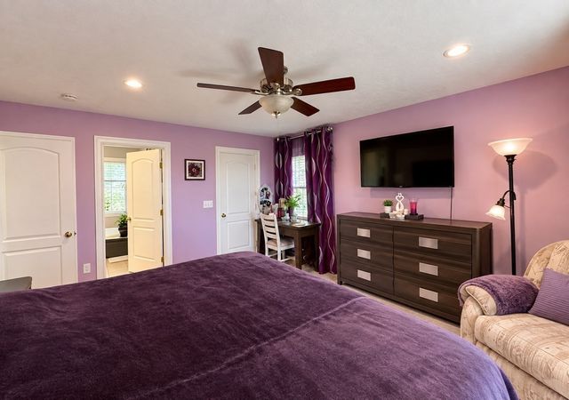 41 Plumtree Way, Agawam, MA 01030