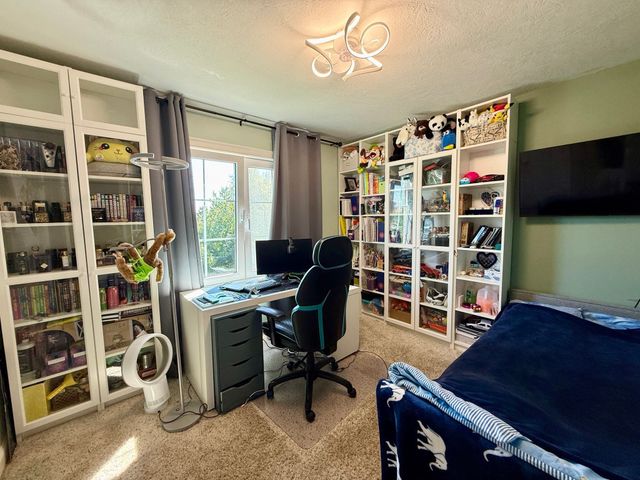 41 Plumtree Way, Agawam, MA 01030
