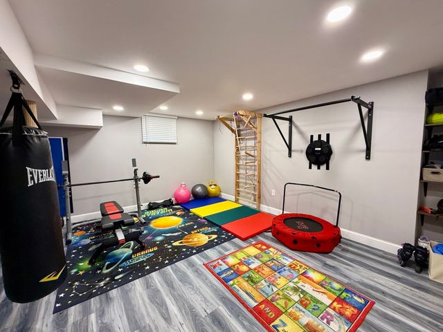 41 Plumtree Way, Agawam, MA 01030