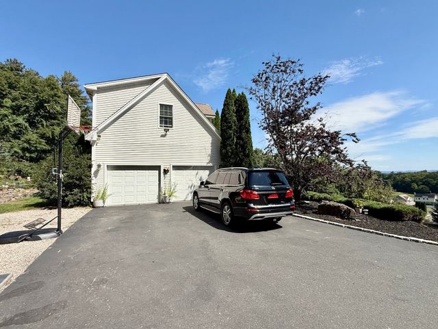 41 Plumtree Way, Agawam, MA 01030