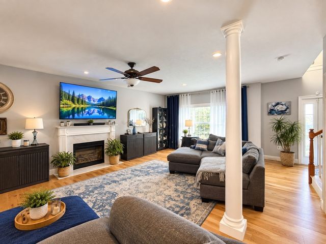 41 Plumtree Way, Agawam, MA 01030