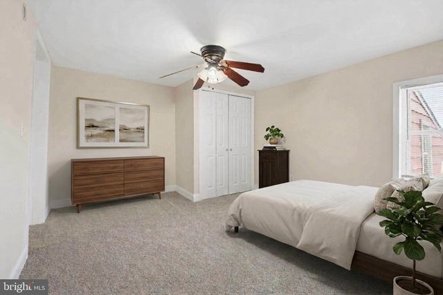18 LANCASTER AVE, Columbia, PA 17512