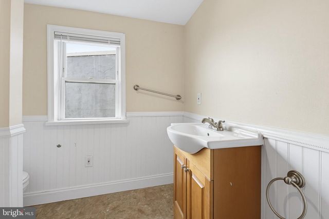 18 LANCASTER AVE, Columbia, PA 17512