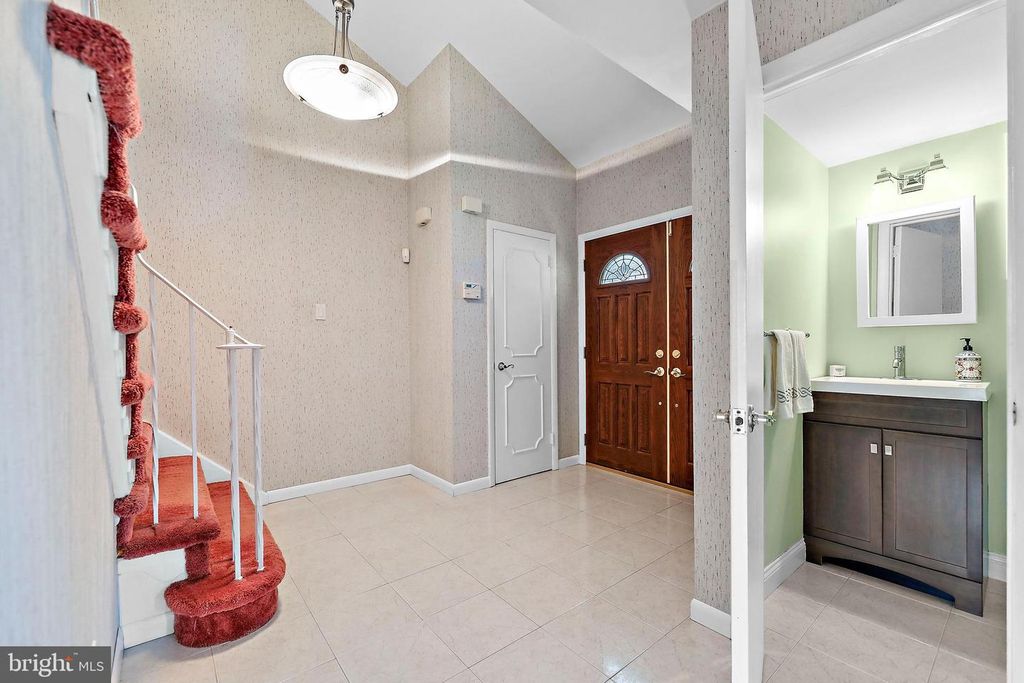 434 VALLEY RUN DR, Cherry Hill, NJ 08002