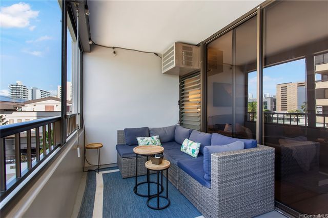 1521 Alexander Street 406, Honolulu, HI 96822