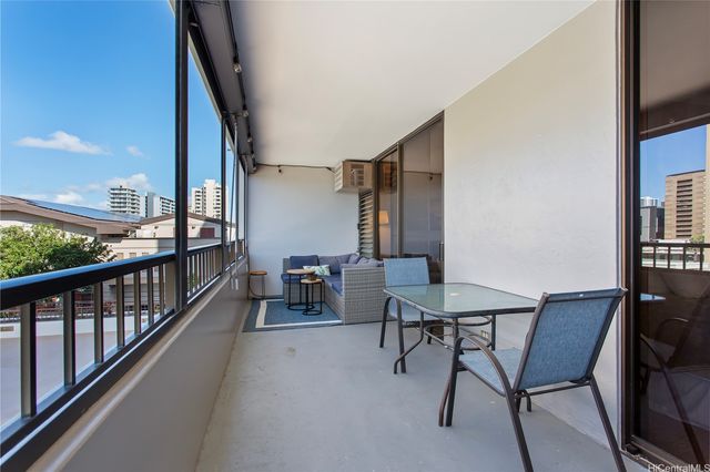 1521 Alexander Street 406, Honolulu, HI 96822