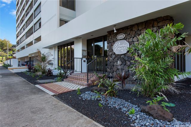 1521 Alexander Street 406, Honolulu, HI 96822