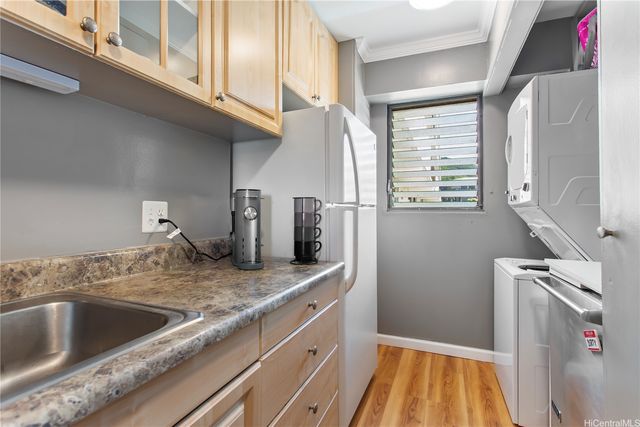 1521 Alexander Street 406, Honolulu, HI 96822