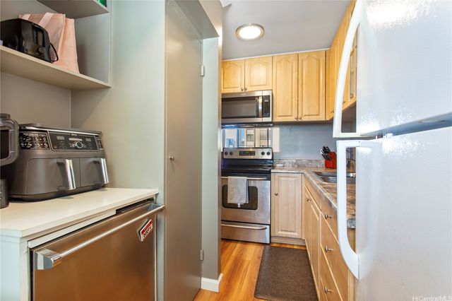 1521 Alexander Street 406, Honolulu, HI 96822