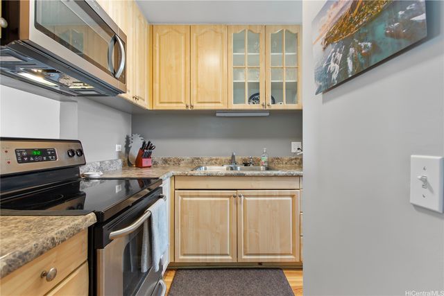 1521 Alexander Street 406, Honolulu, HI 96822