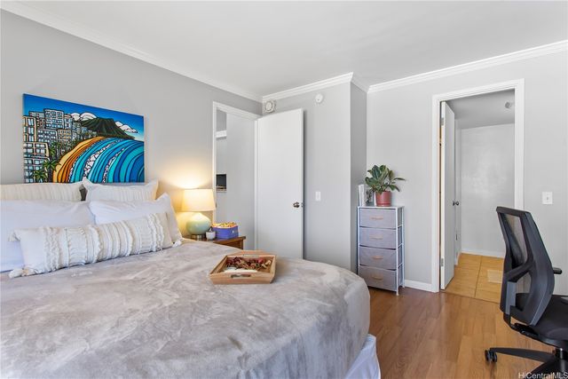 1521 Alexander Street 406, Honolulu, HI 96822