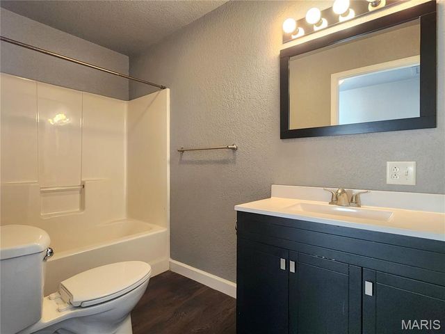 99 Ripley 142e-24, Doniphan, MO 63935