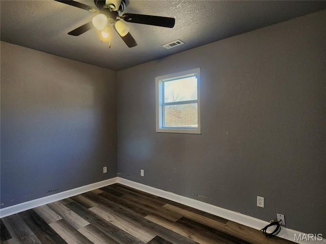 99 Ripley 142e-24, Doniphan, MO 63935