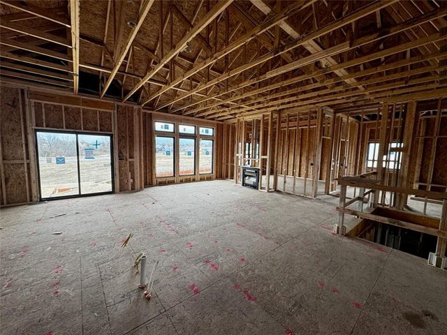 7629 N Booth Avenue, Kansas City, MO 64158