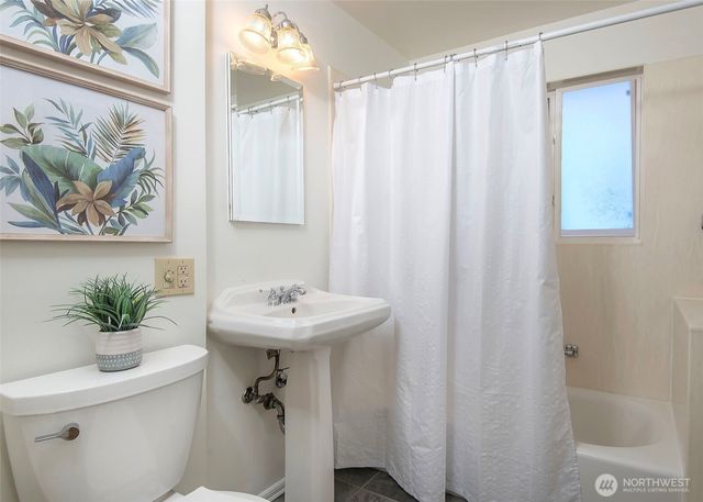 865 NW 75th Street, Seattle, WA 98117