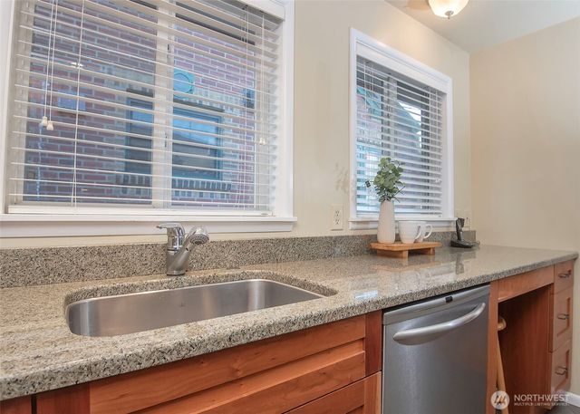 865 NW 75th Street, Seattle, WA 98117