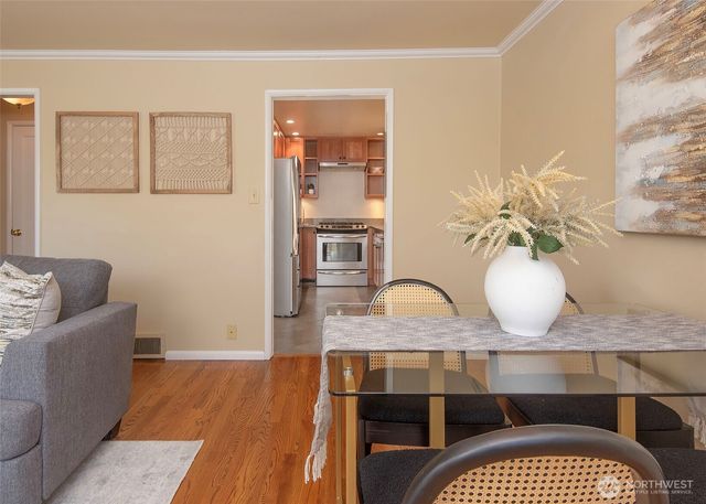 865 NW 75th Street, Seattle, WA 98117