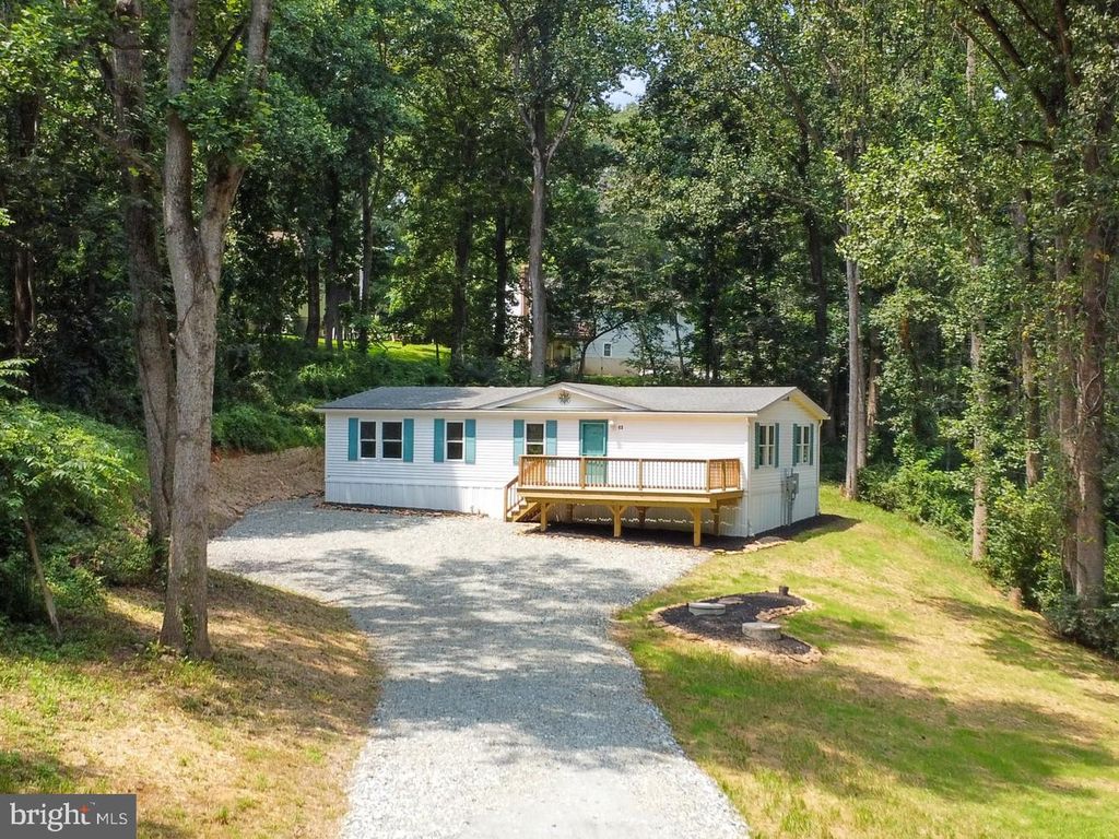 63 CHERRY RD, Airville, PA 17302