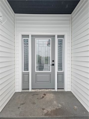 808 S 10th St, New Stanton, PA 15697