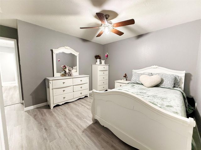 11618 Wren Crossing Drive, Houston, TX 77038