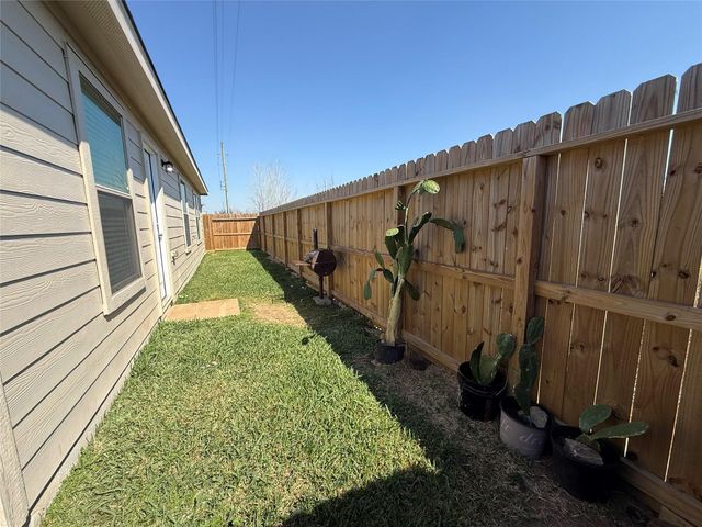 11618 Wren Crossing Drive, Houston, TX 77038