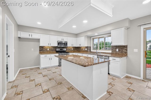 46740 Club Court, Canton, MI 48188