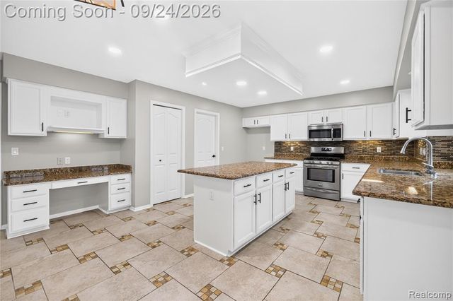 46740 Club Court, Canton, MI 48188