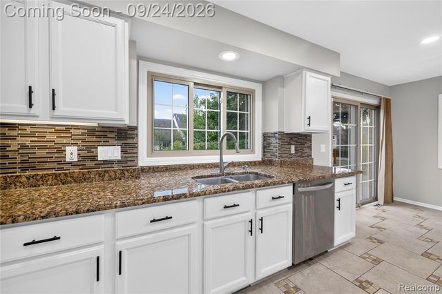 46740 Club Court, Canton, MI 48188