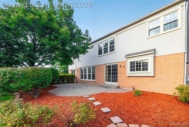 46740 Club Court, Canton, MI 48188