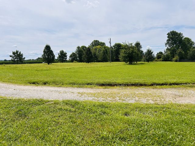 183 Grosch Dr, Manchester, TN 37355
