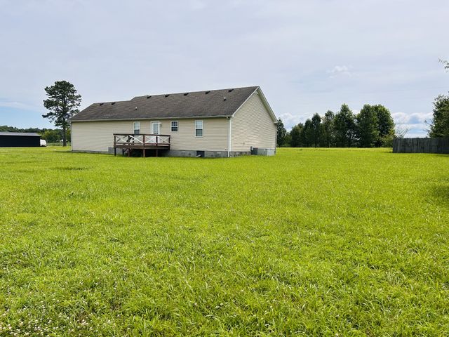 183 Grosch Dr, Manchester, TN 37355