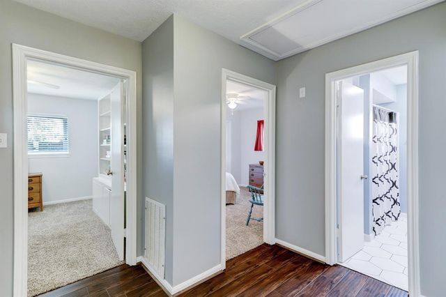 9738 Derrik Drive, Houston, TX 77080