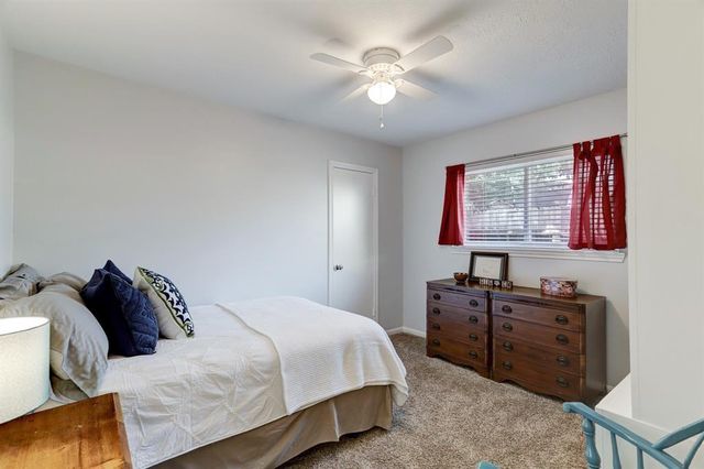 9738 Derrik Drive, Houston, TX 77080