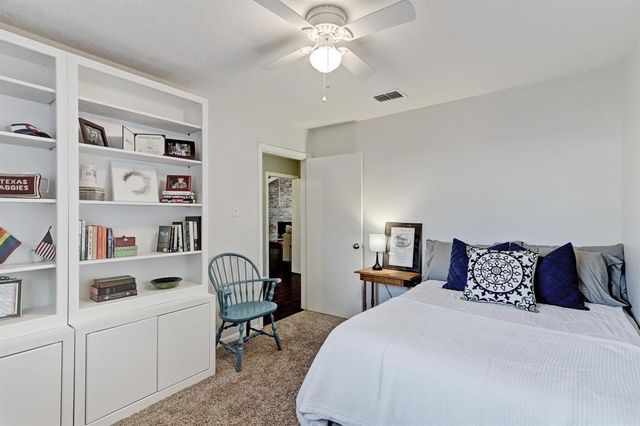 9738 Derrik Drive, Houston, TX 77080