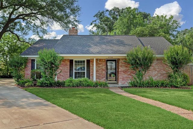 9738 Derrik Drive, Houston, TX 77080