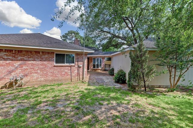 9738 Derrik Drive, Houston, TX 77080