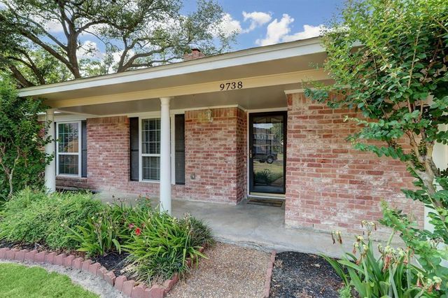 9738 Derrik Drive, Houston, TX 77080