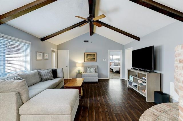 9738 Derrik Drive, Houston, TX 77080