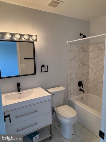 4003 BLAKNEY LN SE, Washington, DC 20032