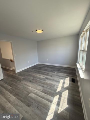 4003 BLAKNEY LN SE, Washington, DC 20032