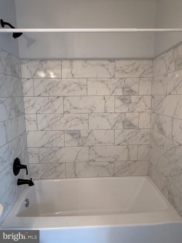 4003 BLAKNEY LN SE, Washington, DC 20032