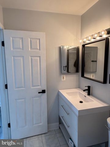 4003 BLAKNEY LN SE, Washington, DC 20032