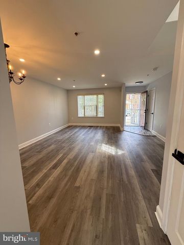 4003 BLAKNEY LN SE, Washington, DC 20032